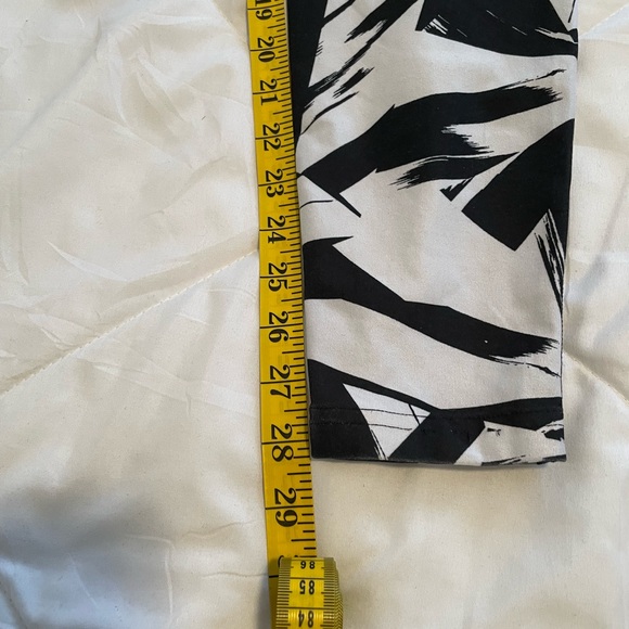 Nike black & white abstract tights - Picture 4 of 6